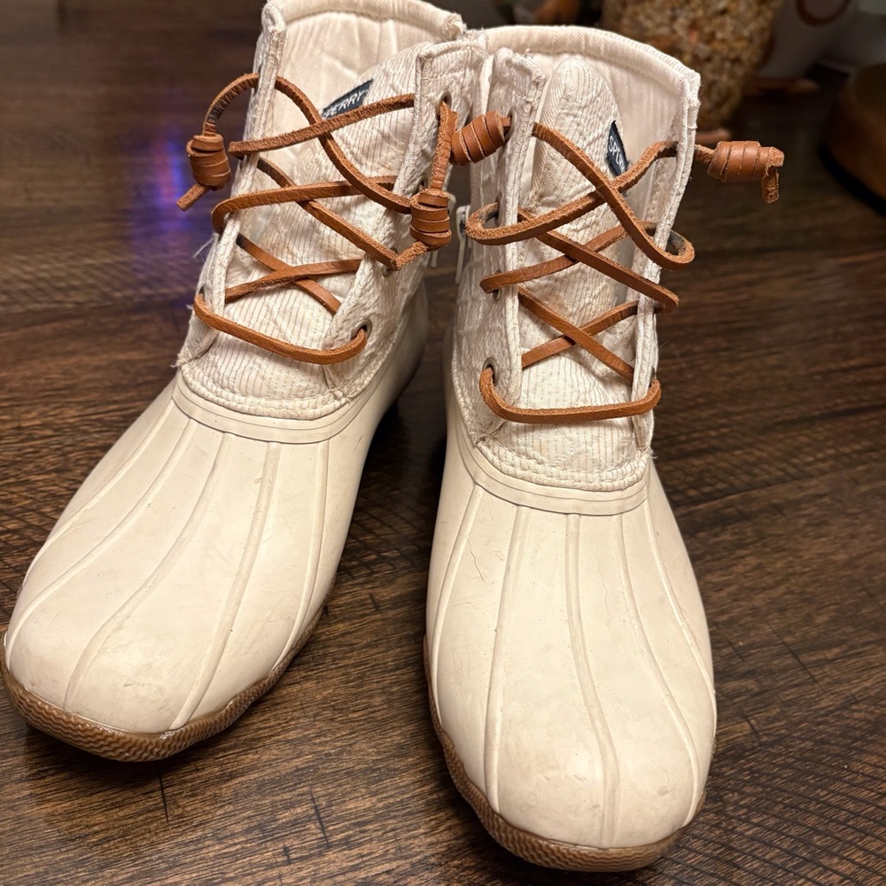 Women's Cream Duck Boots